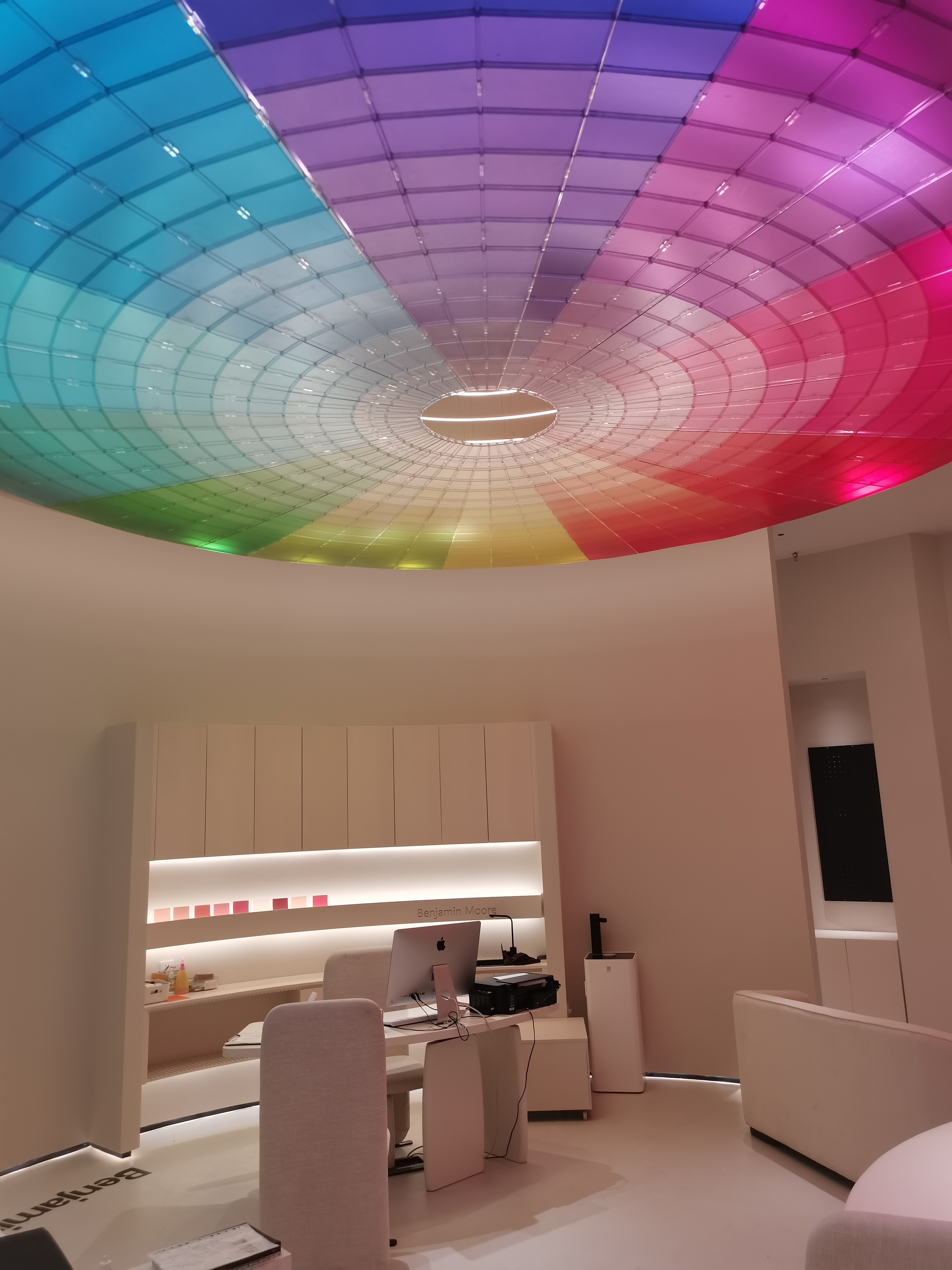 Benjamin Paint Chain Store